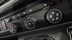 2024 (74) VOLKSWAGEN COMMERCIAL TRANSPORTER 2.0 TDI 110 Highline Van 5484176
