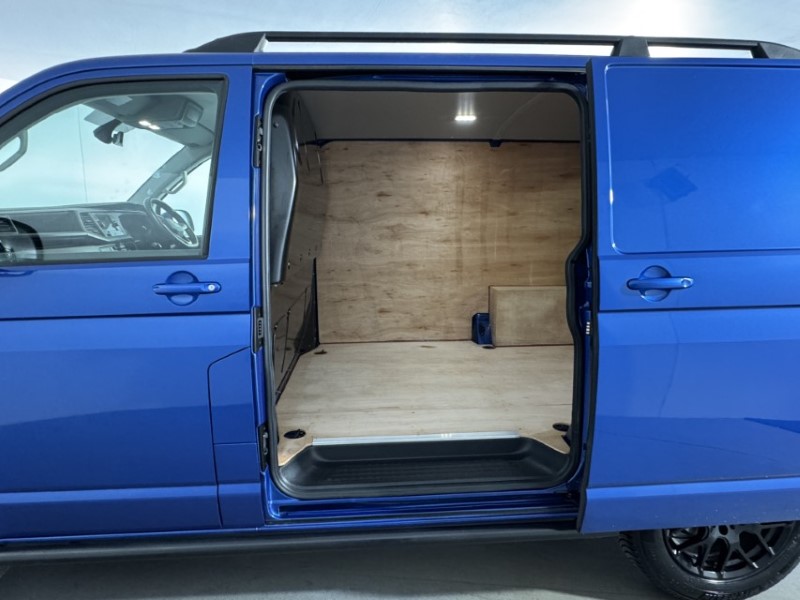 2024 (74) VOLKSWAGEN COMMERCIAL TRANSPORTER 2.0 TDI 110 Highline Van 5484205