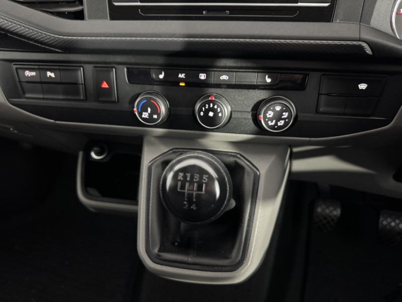 2024 (74) VOLKSWAGEN COMMERCIAL TRANSPORTER 2.0 TDI 110 Highline Van 5484174
