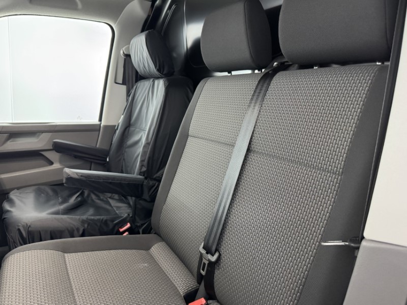 2024 (74) VOLKSWAGEN COMMERCIAL TRANSPORTER 2.0 TDI 110 Highline Van 5484202
