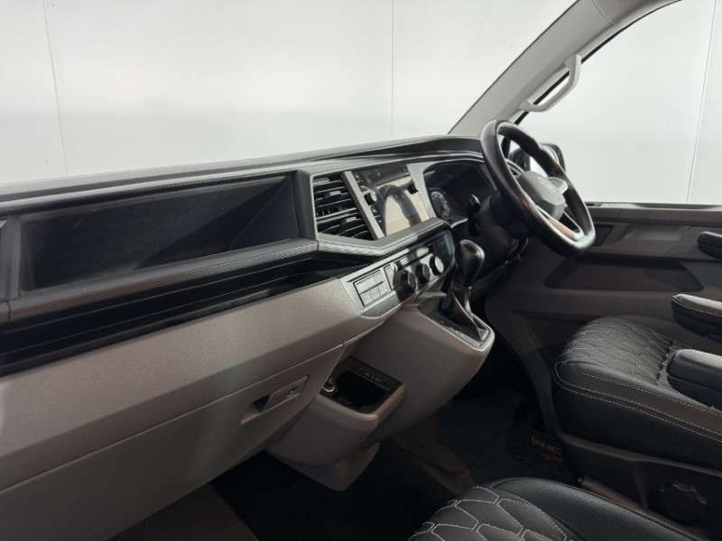 2022 (22) VOLKSWAGEN COMMERCIAL T32 TRANSPORTER 2.0 TDI 150 Highline Kombi Van DSG 5499630