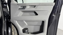 2022 (22) VOLKSWAGEN COMMERCIAL T32 TRANSPORTER 2.0 TDI 150 Highline Kombi Van DSG 5499601