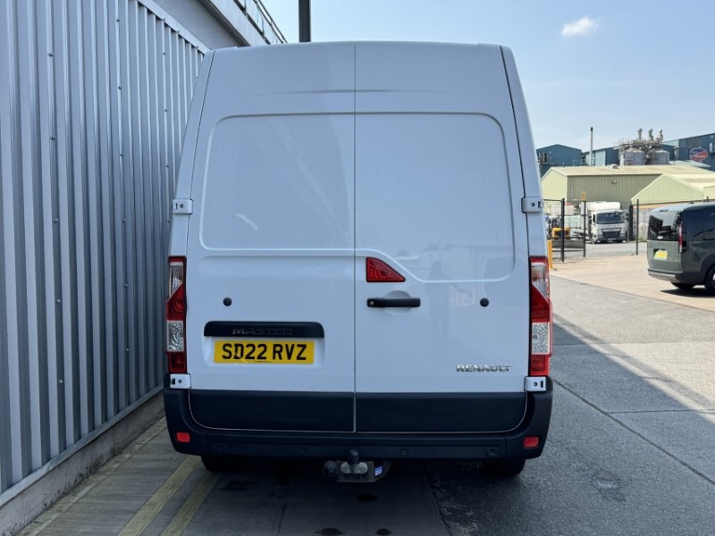 2022 (22) RENAULT COMMERCIAL MASTER MM33dCi 135 Business PLUS Medium Roof Van 5601775