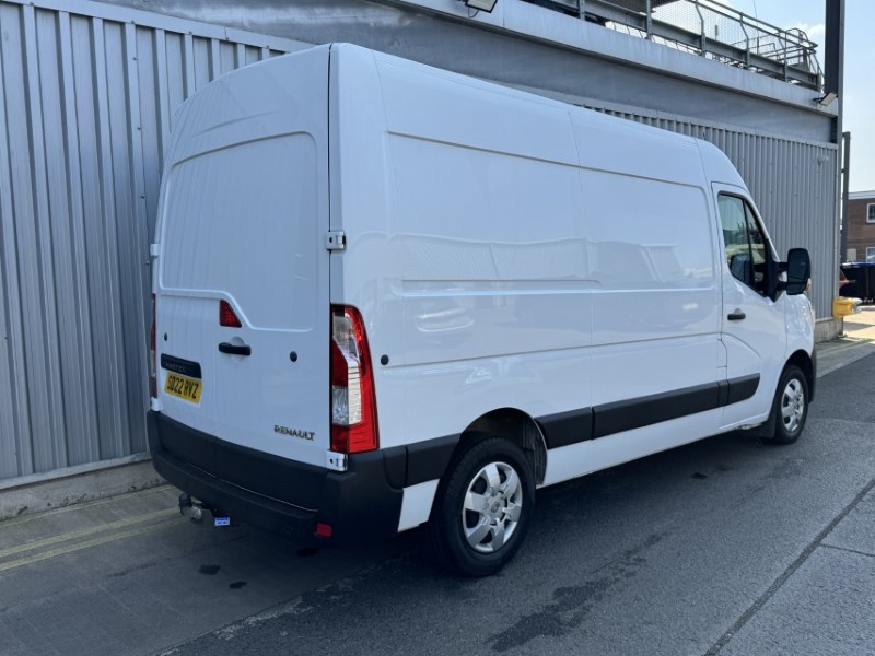 2022 (22) RENAULT COMMERCIAL MASTER MM33dCi 135 Business PLUS Medium Roof Van 5601774