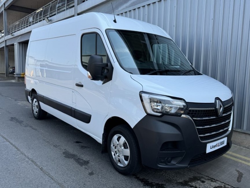 2022 (22) RENAULT COMMERCIAL MASTER MM33dCi 135 Business PLUS Medium Roof Van