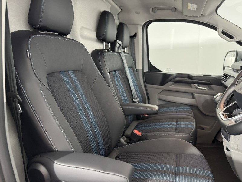 2025 (75) FORD COMMERCIAL TRANSIT CUSTOM 2.0 EcoBlue 150ps H1 Van Sport 5535048