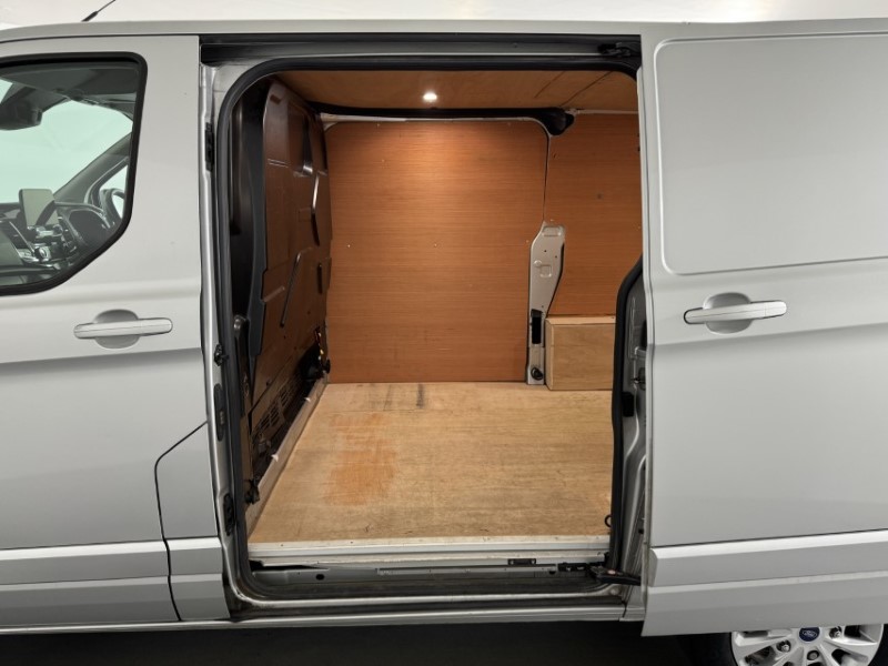 2022 (22) FORD COMMERCIAL TRANSIT CUSTOM 2.0 EcoBlue 130ps Low Roof Limited Van 5661940
