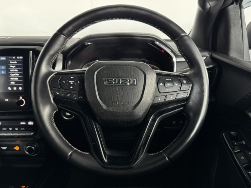 2024 (74) ISUZU COMMERCIAL D-MAX 1.9 V-Cross Double Cab 4x4 Auto 5599709