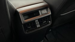 2024 (74) ISUZU COMMERCIAL D-MAX 1.9 V-Cross Double Cab 4x4 Auto 5599749