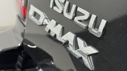 2024 (74) ISUZU COMMERCIAL D-MAX 1.9 V-Cross Double Cab 4x4 Auto 5599742