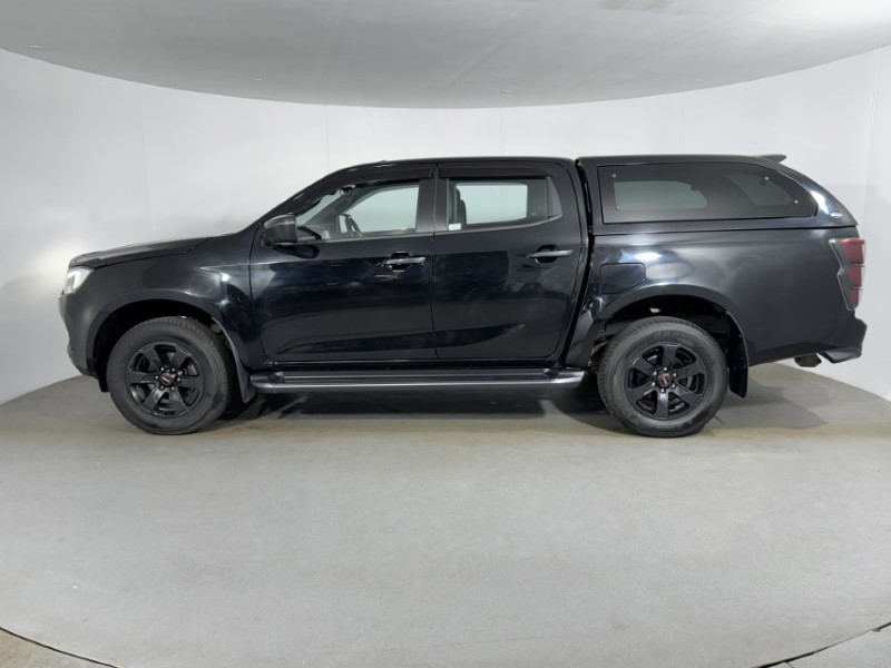 2024 (74) ISUZU COMMERCIAL D-MAX 1.9 V-Cross Double Cab 4x4 Auto 5599794