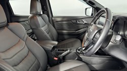2024 (74) ISUZU COMMERCIAL D-MAX 1.9 V-Cross Double Cab 4x4 Auto 5599726