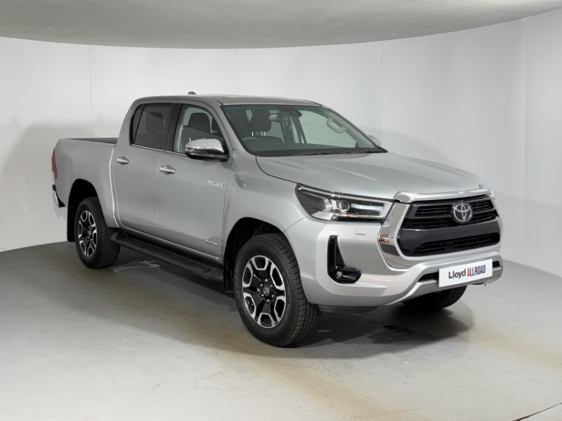 2026 (26) TOYOTA COMMERCIAL HILUX Invincible D/Cab Pick Up 2.4 D-4D Auto