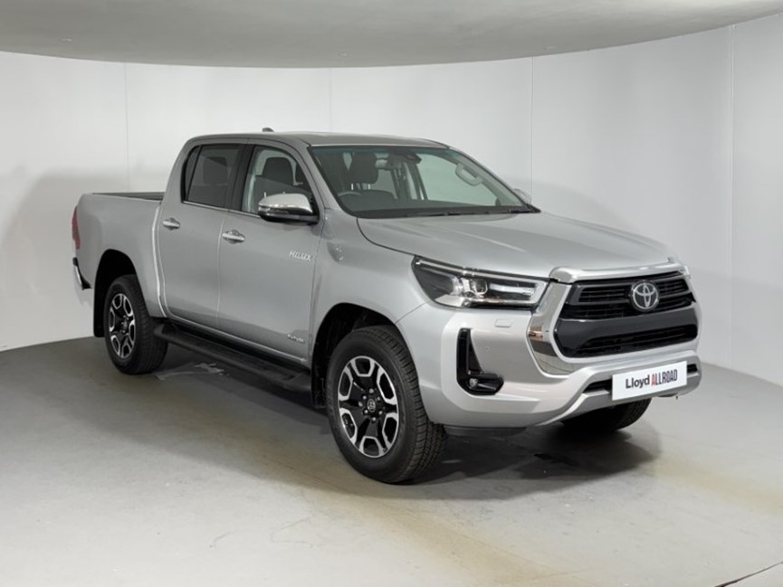 2026 (26) TOYOTA COMMERCIAL HILUX Invincible D/Cab Pick Up 2.4 D-4D Auto