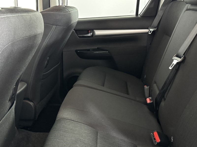2026 (26) TOYOTA COMMERCIAL HILUX Invincible D/Cab Pick Up 2.4 D-4D Auto 5615291
