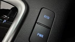 2026 (26) TOYOTA COMMERCIAL HILUX Invincible D/Cab Pick Up 2.4 D-4D Auto 5615265
