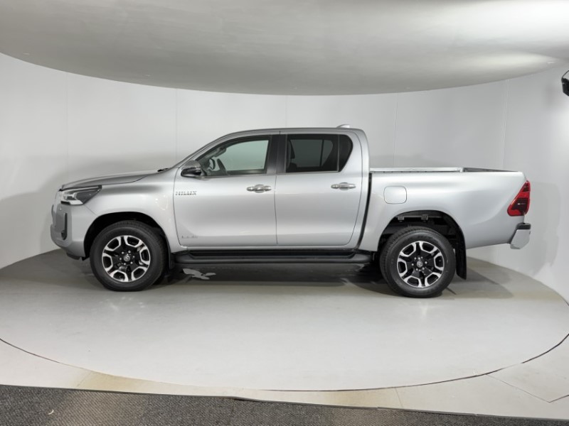 2026 (26) TOYOTA COMMERCIAL HILUX Invincible D/Cab Pick Up 2.4 D-4D Auto 5623513