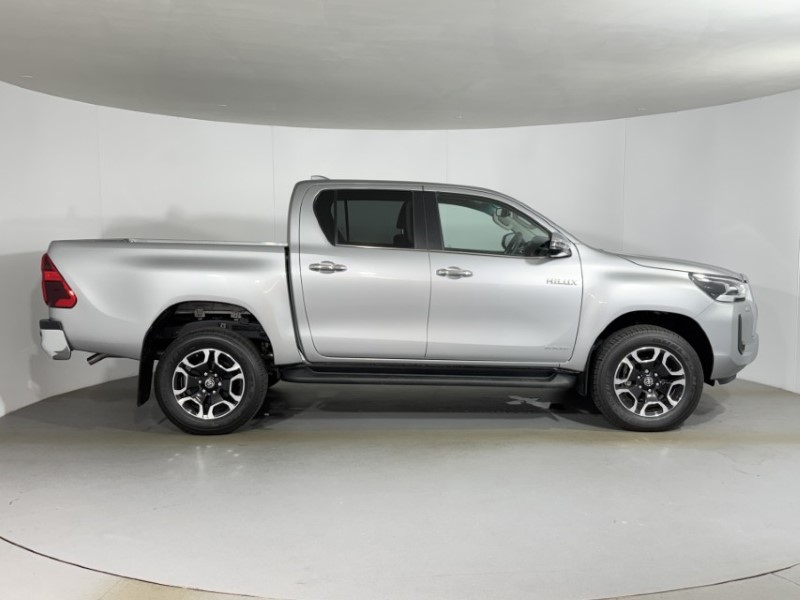2026 (26) TOYOTA COMMERCIAL HILUX Invincible D/Cab Pick Up 2.4 D-4D Auto 5623531