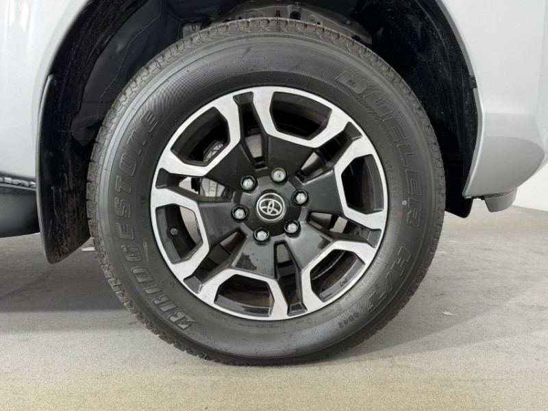 2026 (26) TOYOTA COMMERCIAL HILUX Invincible D/Cab Pick Up 2.4 D-4D Auto 5615279