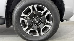 2026 (26) TOYOTA COMMERCIAL HILUX Invincible D/Cab Pick Up 2.4 D-4D Auto 5615279