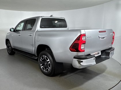 2026 (26) TOYOTA COMMERCIAL HILUX Invincible D/Cab Pick Up 2.4 D-4D Auto