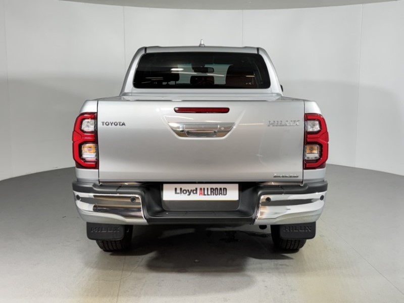 2026 (26) TOYOTA COMMERCIAL HILUX Invincible D/Cab Pick Up 2.4 D-4D Auto 5623533