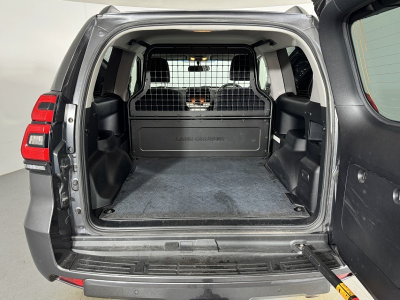 2022 (72) TOYOTA LAND CRUISER 2.8D 204 Active Commercial Auto 5664918