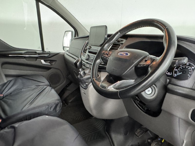 2018 (68) FORD COMMERCIAL TRANSIT CUSTOM 2.0 EcoBlue 130ps Low Roof Limited Van 5706086