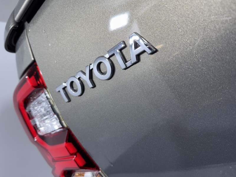 2025 (25) TOYOTA COMMERCIAL HILUX Invincible X D/Cab Pick Up 2.8 D 48V Auto 5723907