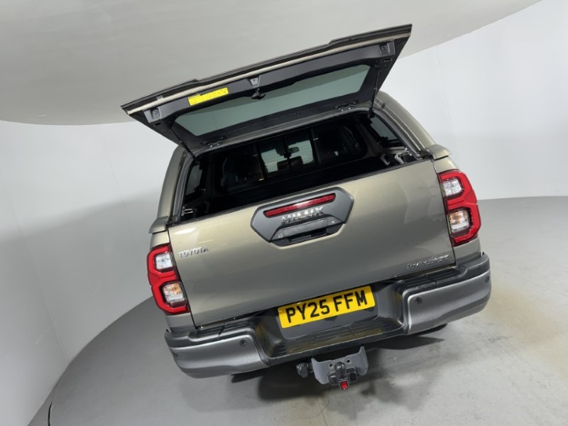 2025 (25) TOYOTA COMMERCIAL HILUX Invincible X D/Cab Pick Up 2.8 D 48V Auto 5723902