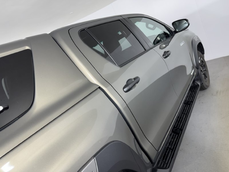 2025 (25) TOYOTA COMMERCIAL HILUX Invincible X D/Cab Pick Up 2.8 D 48V Auto 5723898