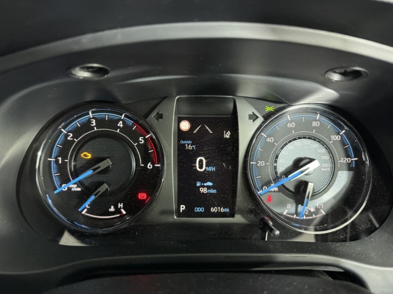 2025 (25) TOYOTA COMMERCIAL HILUX Invincible X D/Cab Pick Up 2.8 D 48V Auto 5723869