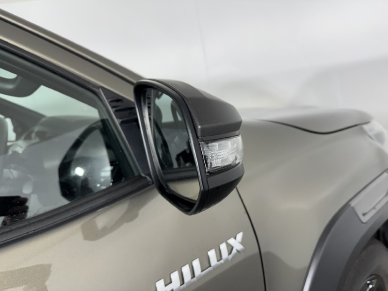 2025 (25) TOYOTA COMMERCIAL HILUX Invincible X D/Cab Pick Up 2.8 D 48V Auto 5723892