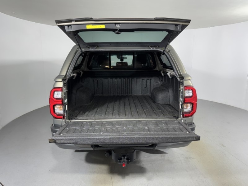 2025 (25) TOYOTA COMMERCIAL HILUX Invincible X D/Cab Pick Up 2.8 D 48V Auto 5723903