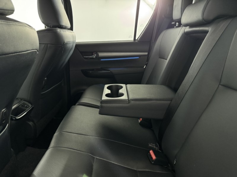 2025 (25) TOYOTA COMMERCIAL HILUX Invincible X D/Cab Pick Up 2.8 D 48V Auto 5723910