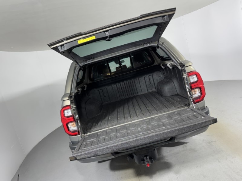 2025 (25) TOYOTA COMMERCIAL HILUX Invincible X D/Cab Pick Up 2.8 D 48V Auto 5723904