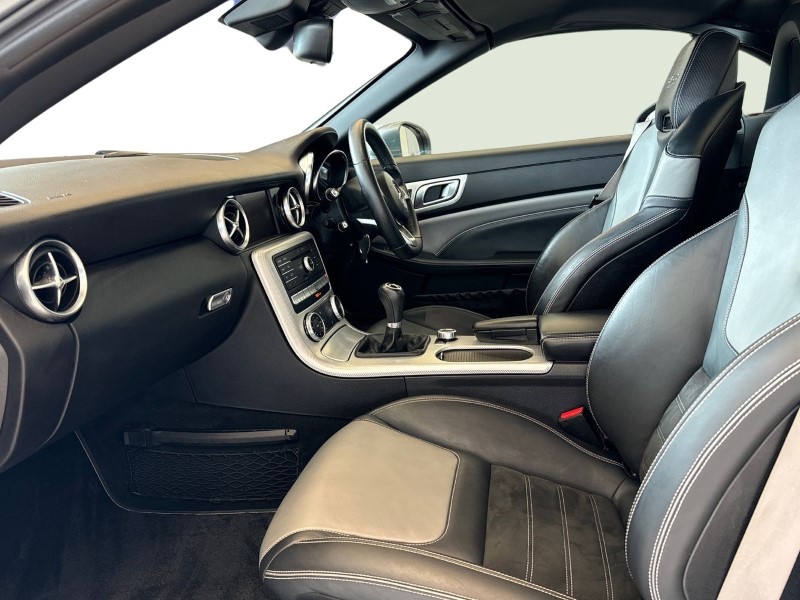 2020 (70) MERCEDES-BENZ SLC 200 Final Edition 2dr 3330504