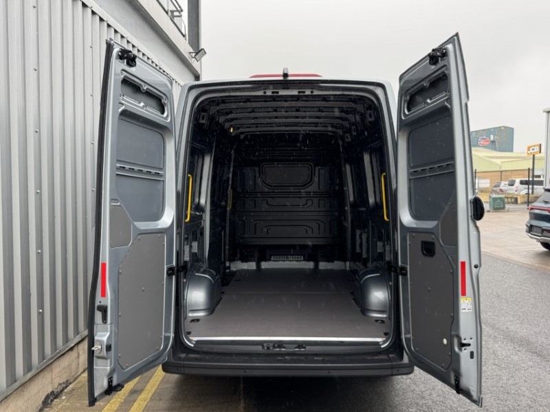 2026 (26) VOLKSWAGEN CRAFTER CR35 2.0 TDI 177PS Commerce Plus High Roof Van 5726403
