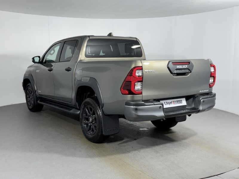 2026 (26) TOYOTA COMMERCIAL HILUX Invincible X D/Cab Pick Up 3.0 D-4D 4WD 171 Auto 1