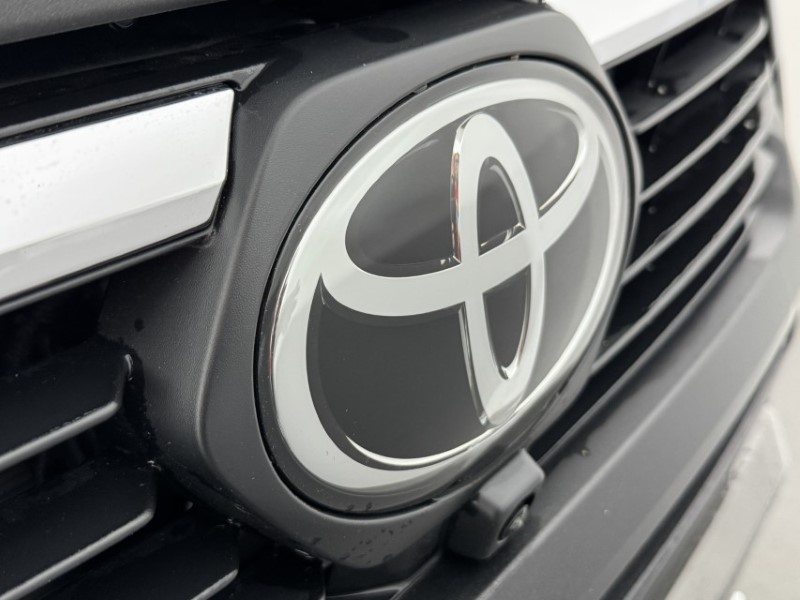 2026 (26) TOYOTA COMMERCIAL HILUX Invincible X D/Cab Pick Up 3.0 D-4D 4WD 171 Auto 5756512