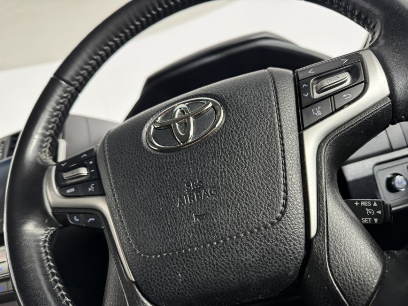 2022 (72) TOYOTA COMMERCIAL LAND CRUISER 2.8D 204 Active Commercial Auto 5757005