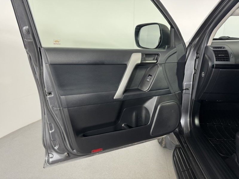 2022 (72) TOYOTA COMMERCIAL LAND CRUISER 2.8D 204 Active Commercial Auto 5757038