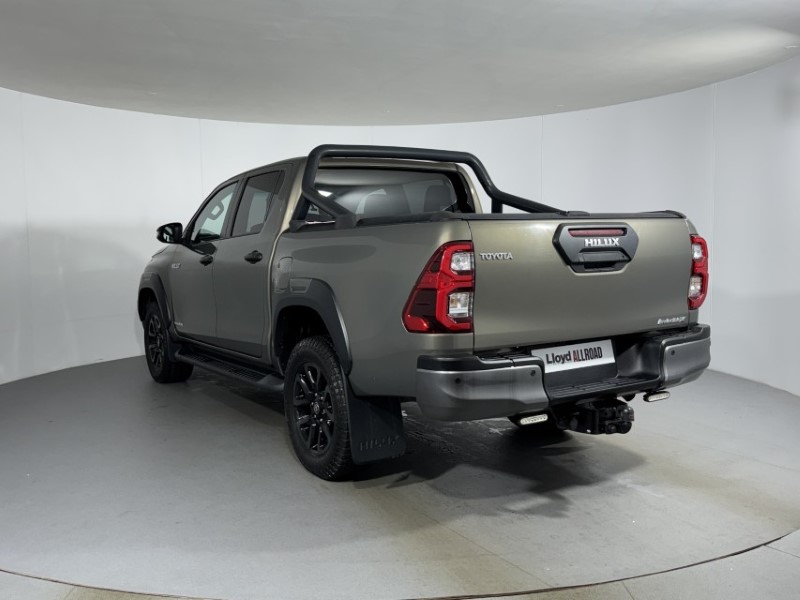 2021 (21) TOYOTA COMMERCIAL HILUX Invincible X D/Cab Pick Up 2.8 D-4D Auto 5847808