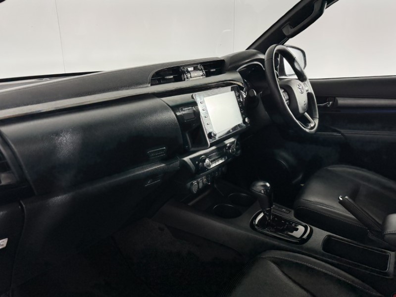 2021 (21) TOYOTA COMMERCIAL HILUX Invincible X D/Cab Pick Up 2.8 D-4D Auto 5847795