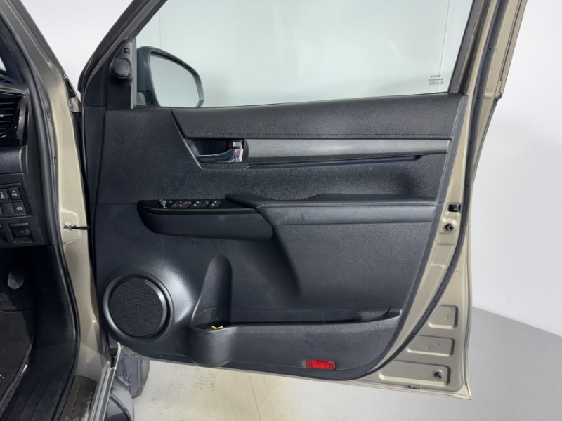 2021 (21) TOYOTA COMMERCIAL HILUX Invincible X D/Cab Pick Up 2.8 D-4D Auto 5847772