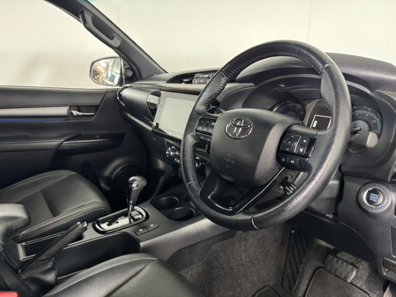 2021 (21) TOYOTA COMMERCIAL HILUX Invincible X D/Cab Pick Up 2.8 D-4D Auto 5847771