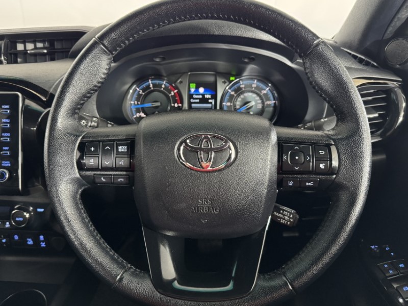 2021 (21) TOYOTA COMMERCIAL HILUX Invincible X D/Cab Pick Up 2.8 D-4D Auto 5847803
