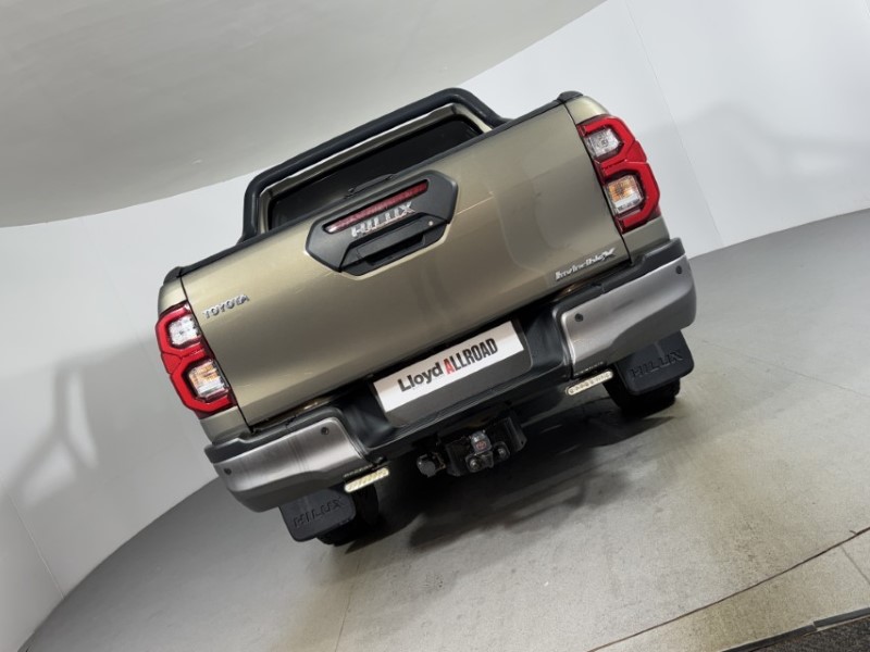 2021 (21) TOYOTA COMMERCIAL HILUX Invincible X D/Cab Pick Up 2.8 D-4D Auto 5847784