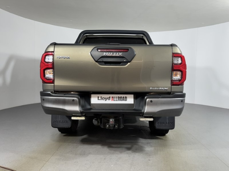 2021 (21) TOYOTA COMMERCIAL HILUX Invincible X D/Cab Pick Up 2.8 D-4D Auto 5847804