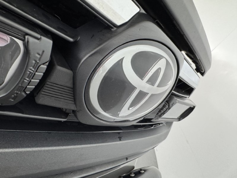 2021 (21) TOYOTA COMMERCIAL HILUX Invincible X D/Cab Pick Up 2.8 D-4D Auto 5847777